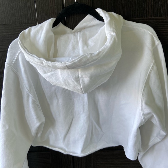 FashionNova Cropped Hoodie!! - Picture 3 of 4